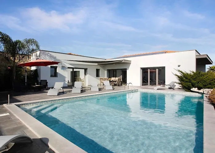 Villa Colina Salir de Matos